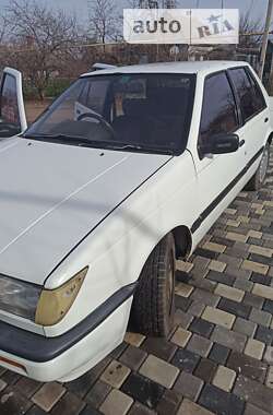 Седан Isuzu Gemini 1986 в Раздельной