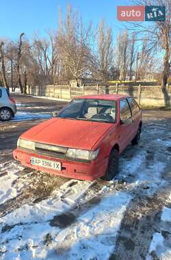 Хетчбек Isuzu Gemini 1988 в 