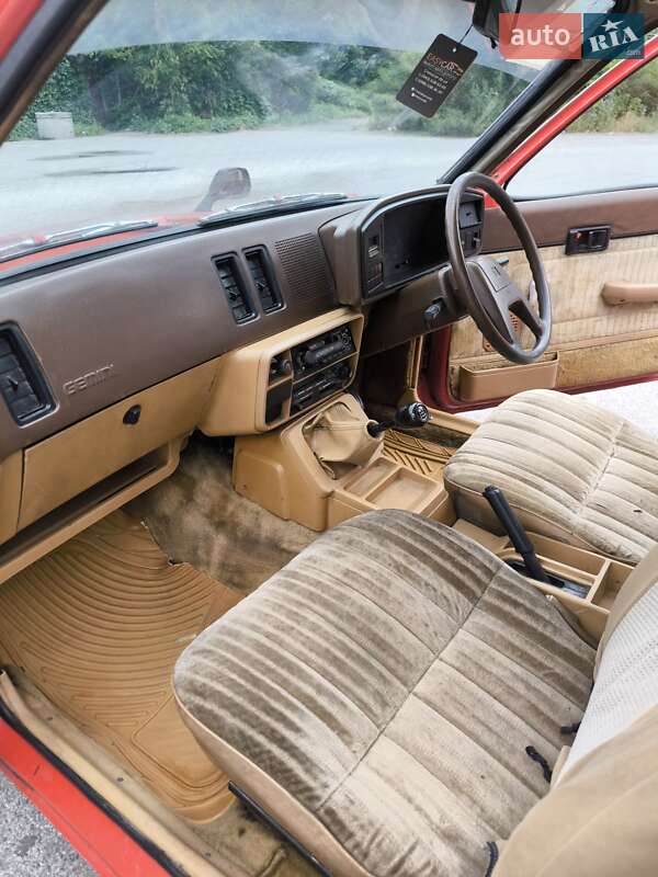 Седан Isuzu Gemini 1982 в Днепре