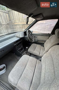 Седан Isuzu Gemini 1986 в 