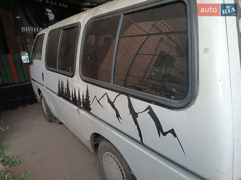 Мінівен Isuzu Midi 1993 в 