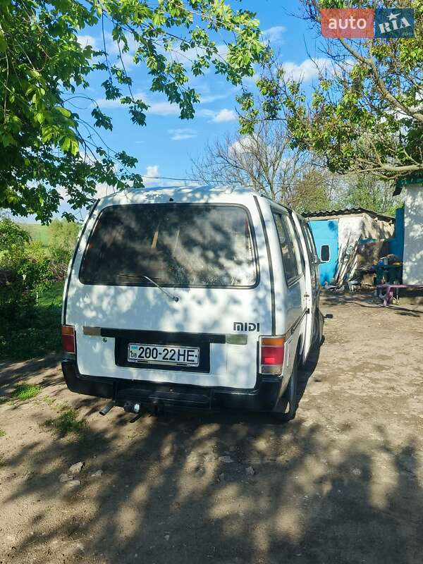 Микроавтобус Isuzu Midi 1987 в Соленом