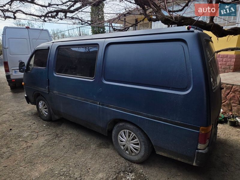 Грузопассажирский фургон Isuzu Midi 1991 в Хмельницком