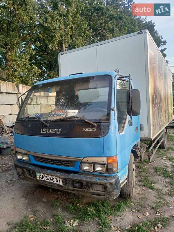 Грузовой фургон Isuzu NQR 2005 в Киеве