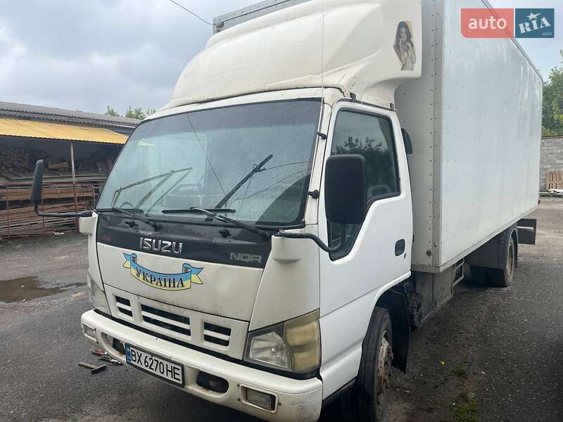 Вантажний фургон Isuzu NQR 2008 в Хмельницькому