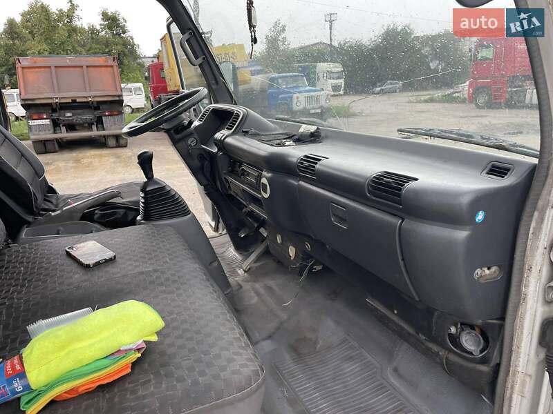 Грузовой фургон Isuzu NQR 2007 в Буче