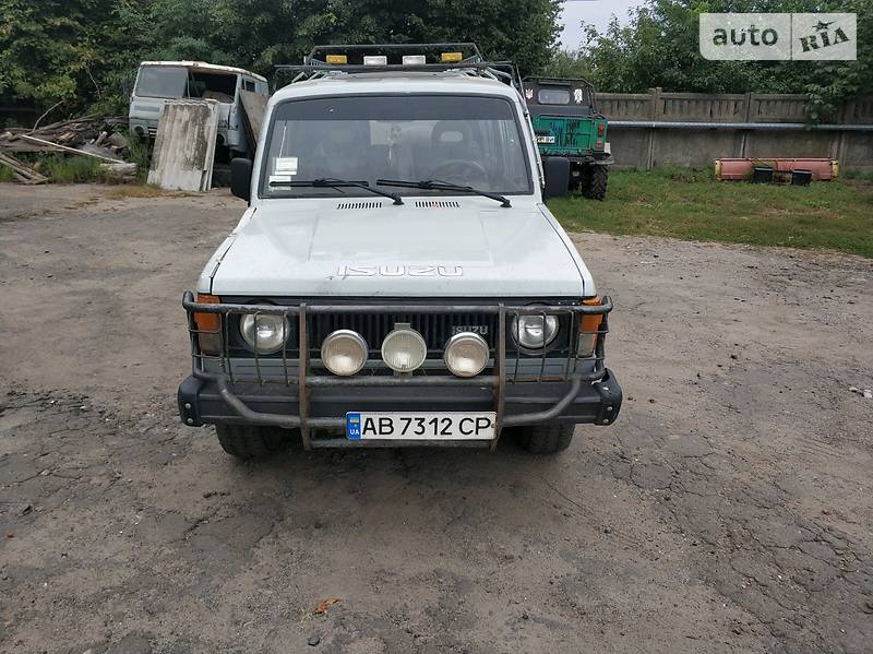 Внедорожник / Кроссовер Isuzu Trooper 1984 в Немирове