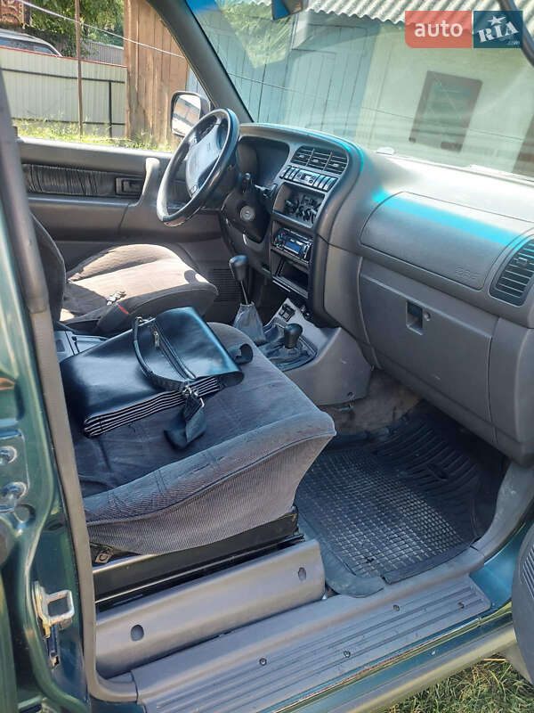 Позашляховик / Кросовер Isuzu Trooper 1996 в Чернівцях