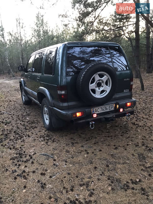 Внедорожник / Кроссовер Isuzu Trooper 1999 в Камне-Каширском