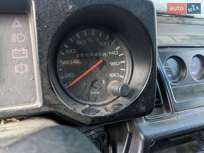 Внедорожник / Кроссовер Isuzu Trooper 1988 в Ворзеле