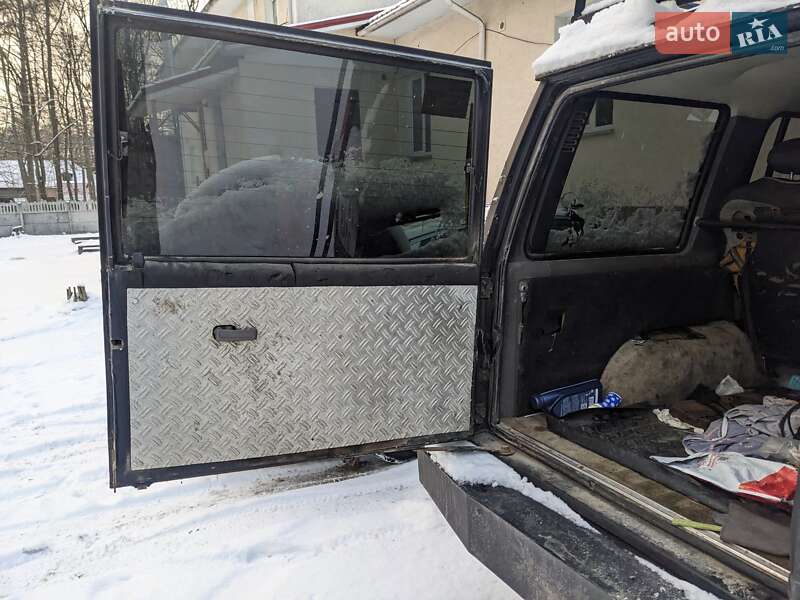 Внедорожник / Кроссовер Isuzu Trooper 1988 в Ворзеле