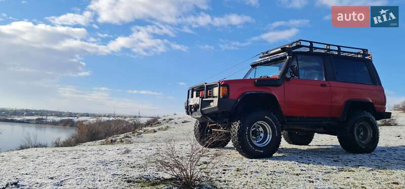 Позашляховик / Кросовер Isuzu Trooper 1990 в Кривому Розі