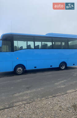 Туристический / Междугородний автобус Isuzu Turquoise 2005 в 