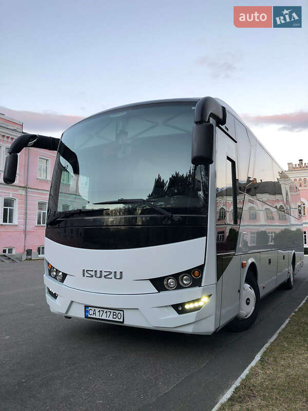 Туристический / Междугородний автобус Isuzu Visigo 2013 в Умани