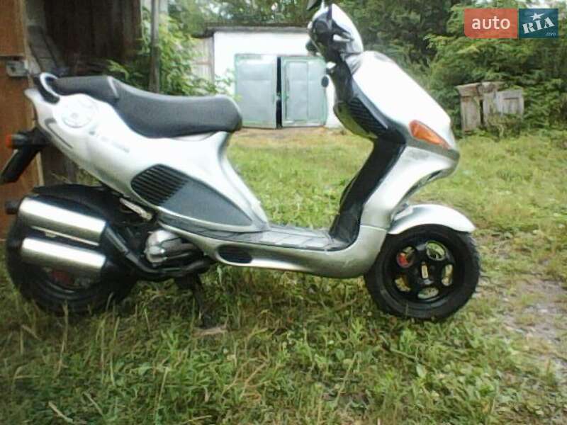 Скутер Italjet Formula 2000 в 