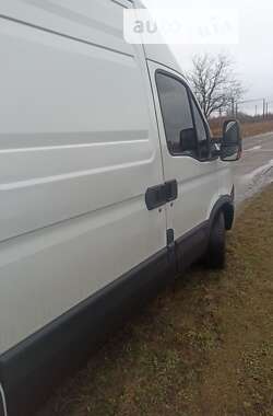 Грузовой фургон Iveco 35S13 2014 в Стрые