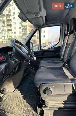 Вантажний фургон Iveco 35S13 2015 в Борисполі