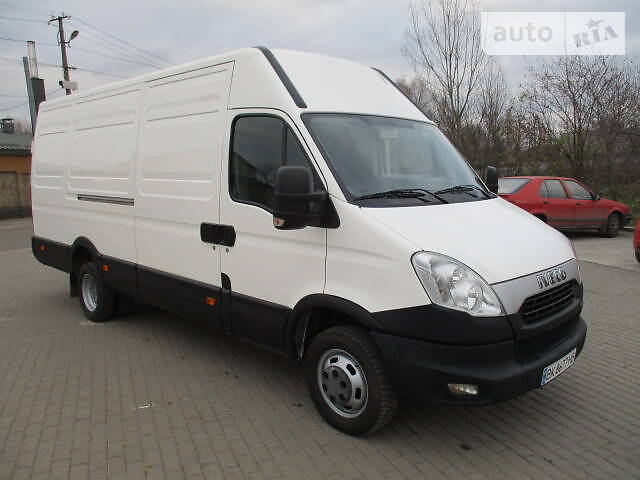 Грузовой фургон Iveco Daily груз. 2015 в Ровно