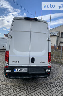 Грузовой фургон Iveco Daily груз. 2017 в Ужгороде