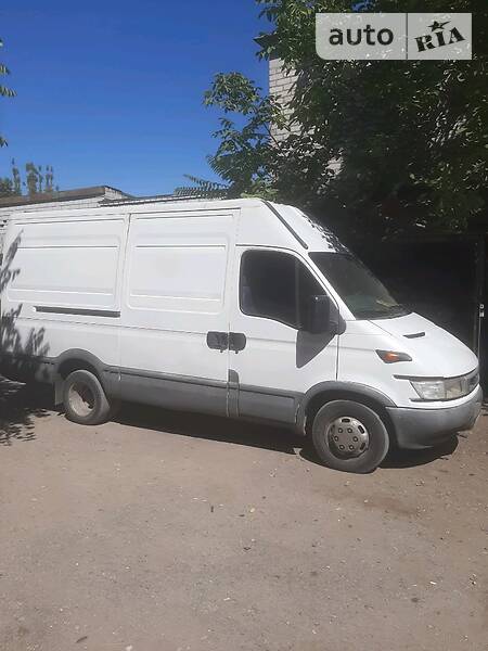 Грузовой фургон Iveco Daily 2005 в 