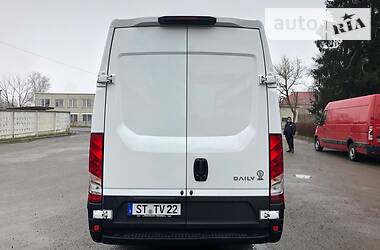 Грузовой фургон Iveco Daily 2016 в 