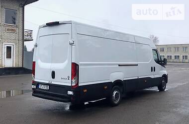 Грузовой фургон Iveco Daily 2016 в 