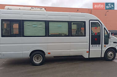 Микроавтобус Iveco Daily 2015 в 