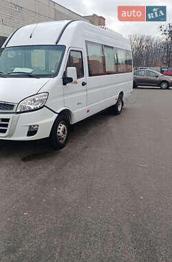 Микроавтобус Iveco Daily 2015 в 
