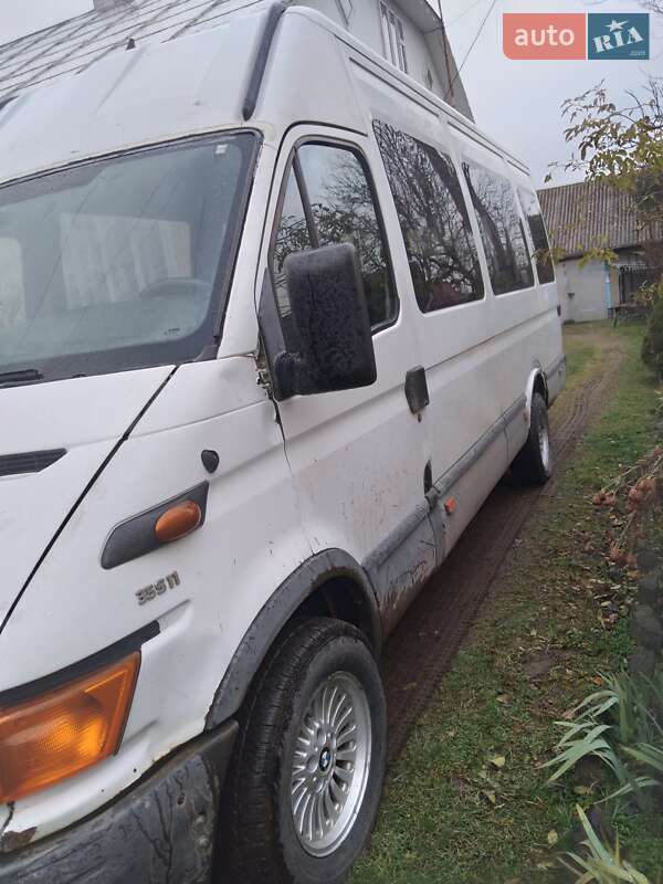Городской автобус Iveco Daily 2000 в Калуше