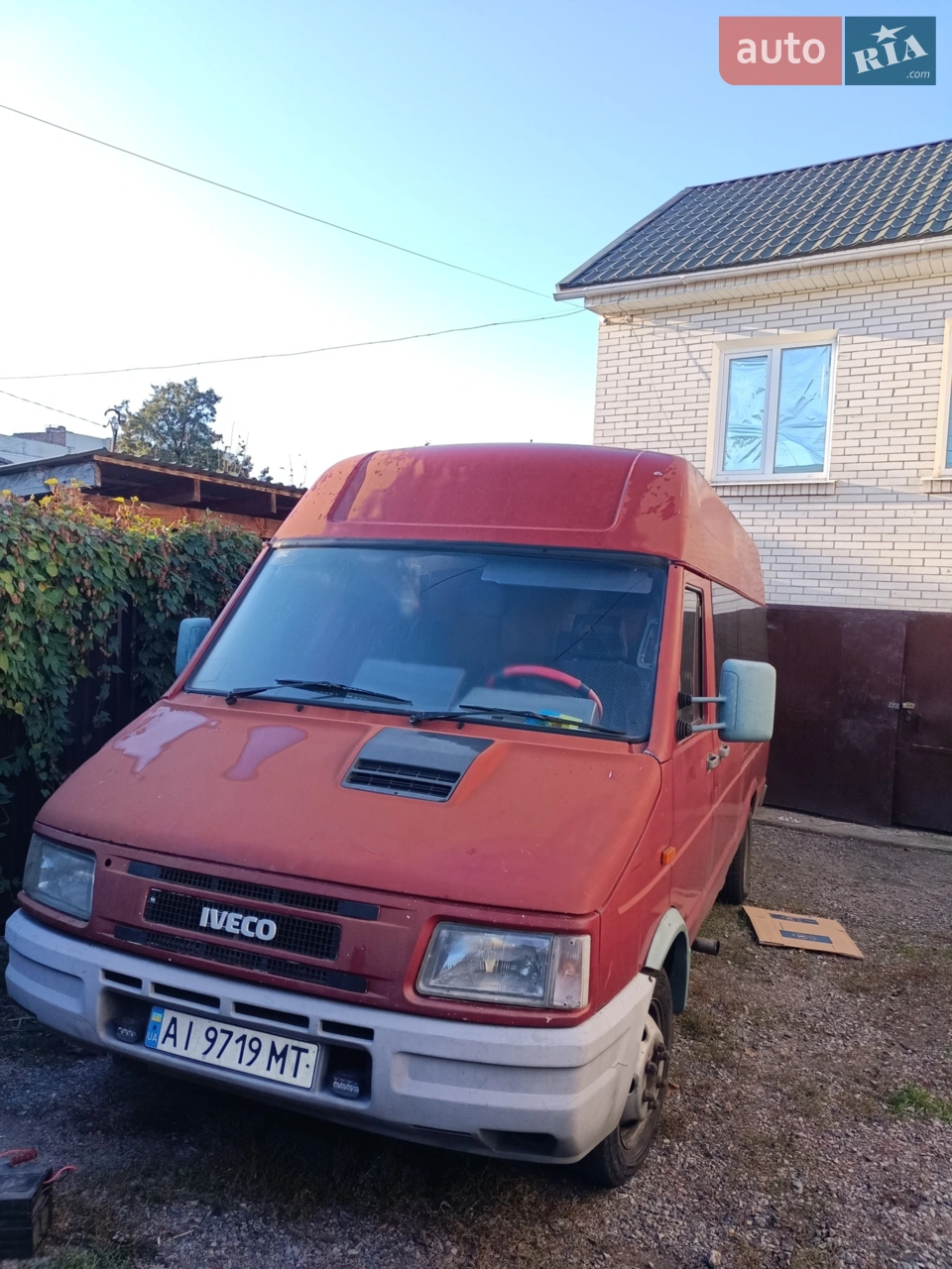 Продам авто груз-пасс. Категорія - б. Рама ціла. Двигун 2.8. привід задній. 