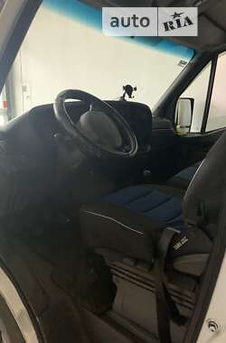 Грузовой фургон Iveco Daily 2005 в Хусте