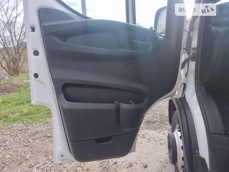 Евакуатор Iveco Daily 2015 в Борисполі