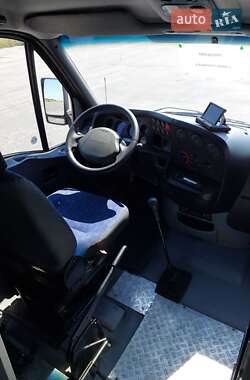 Вантажний фургон Iveco Daily 2005 в 