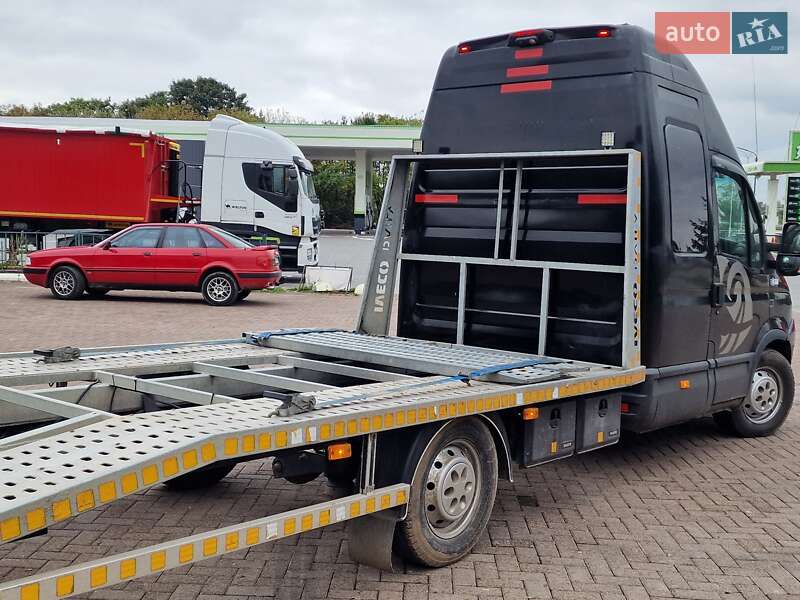 Эвакуатор Iveco Daily 2011 в Ровно