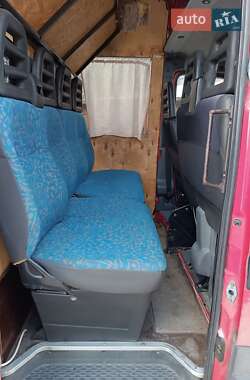 Грузопассажирский фургон Iveco Daily 2005 в 