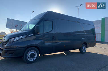 Грузовой фургон Iveco Daily 2022 в 