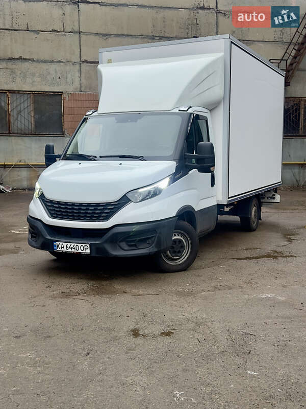 Грузовой фургон Iveco Daily 2019 в 