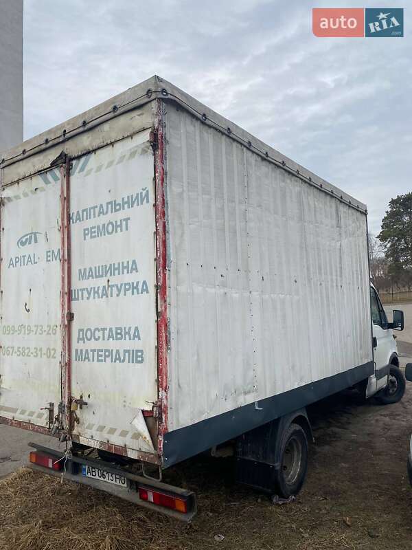 Вантажний фургон Iveco Daily 2004 в Києві