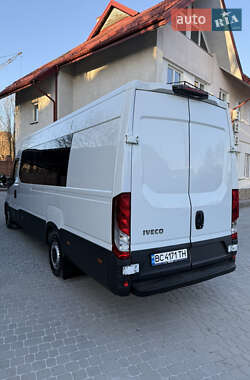 Грузопассажирский фургон Iveco Daily 2022 в 