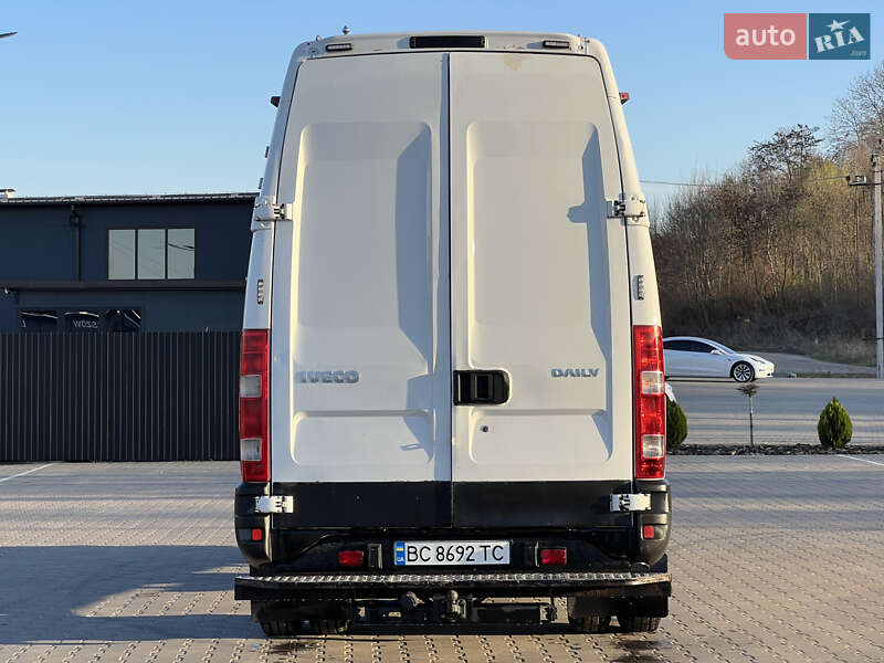 Грузовой фургон Iveco Daily 2012 в Львове