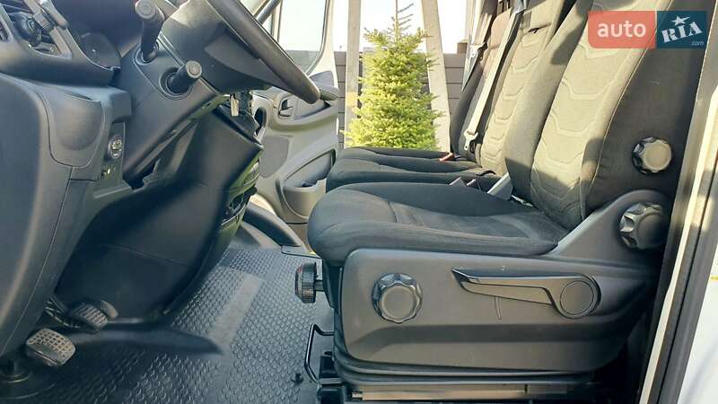 Грузовой фургон Iveco Daily 2015 в Киеве