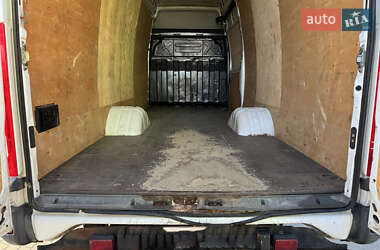 Грузовой фургон Iveco Daily 2013 в 