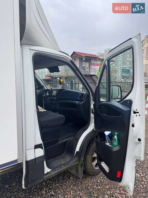 Вантажний фургон Iveco Daily 2017 в Києві