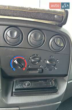 Вантажний фургон Iveco Daily 2003 в 