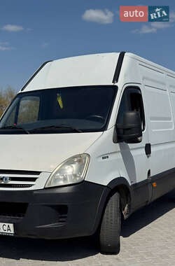 Грузовой фургон Iveco Daily 2006 в 