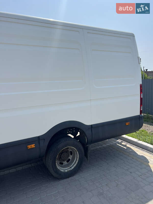 Вантажний фургон Iveco Daily 2013 в Шептицькому
