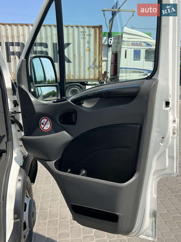 Вантажний фургон Iveco Daily 2013 в Шептицькому