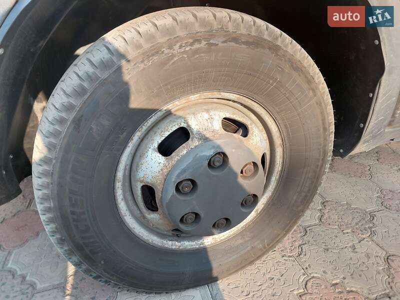 Грузовой фургон Iveco Daily 2012 в Изюме