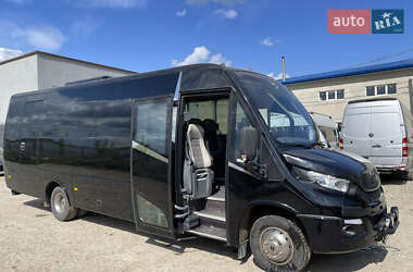 Туристический / Междугородний автобус Iveco Daily 2017 в Черновцах