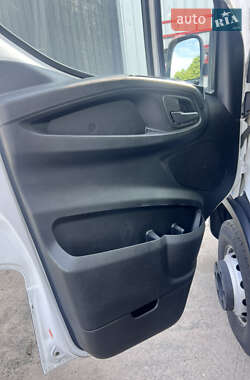 Грузовой фургон Iveco Daily 2015 в 